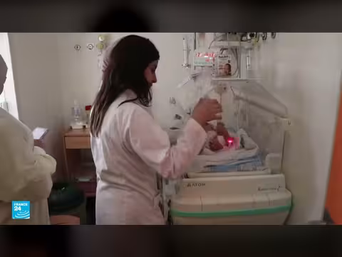 دمار مستشفى جبل عامل في صور بعد غارات إسرائيلية