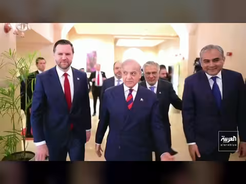 ترمب يهدد بفرض حصار بحري شامل على إيران