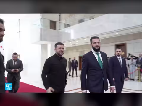 زيلينسكي والشرع يناقشان التعاون العسكري بين أوكرانيا وسوريا