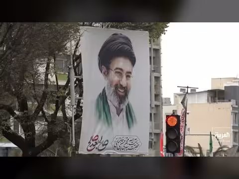 انفجار وحريق هائل بموقع عسكري إيراني بعد غارات جوية