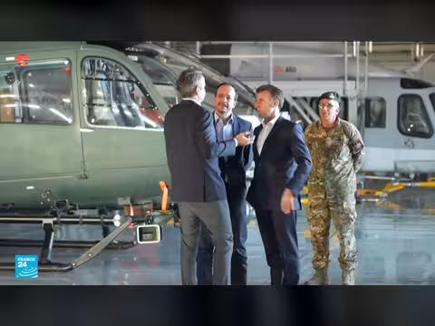 المدمرة البريطانية دراغون تصل شرق المتوسط لحماية القواعد
