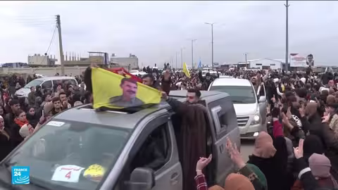 الجيش السوري يطالب القوات الكردية بالانسحاب من حلب