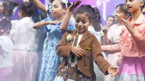 ماريا قحطان مع زهرات المخا _ يا اماه ويا حنجاه