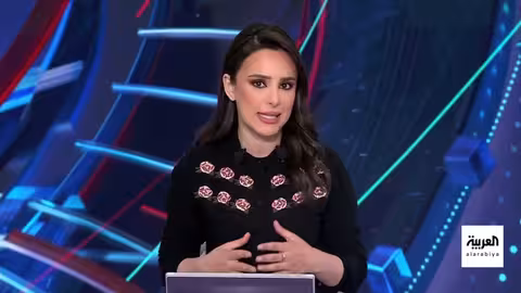 اعتقال شاب فلسطيني من قبل الشرطة الإسرائيلية داخل بنك بالخليل