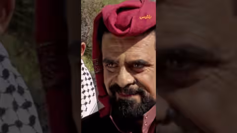 يستغل حاجة أهل القرية ويأخذ أراضيهم! ! - طريق إجباري