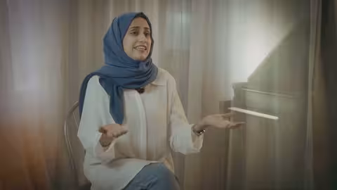 عازفة البيانو أبرار الحناني تعزف في دار الأوبرا المصرية السيمفونيات التراثية.