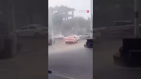 إعصار ويفا يضرب هونغ كونغ ويُعيق الحياة