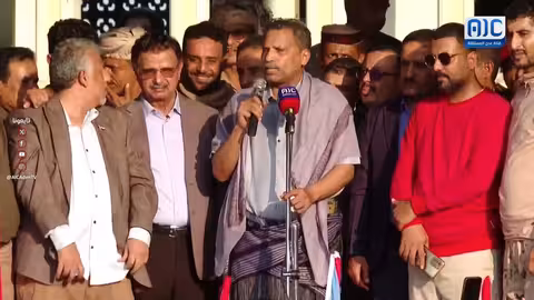 محافظ أبين يطالب بإعلان دولة الجنوب أمام حشود جماهيرية في عدن