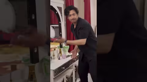 موقف طريف لغانم وحارث في كواليس مسلسل طريق إجباري