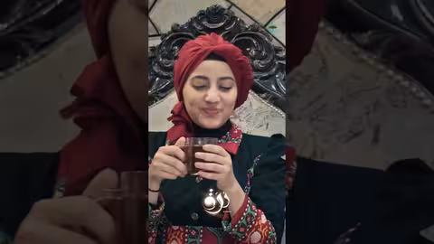 مضرابة أميرة وخالتها