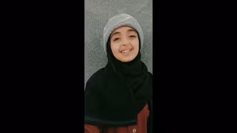 صلوا على من كساه الله ثوب الجمال بصوت ملاك فتحي shorts